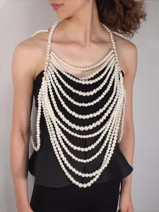European and American pearl dress evening gowns, accessories, fashionable sweater chain beaded necklaces, small ornaments, light luxury.