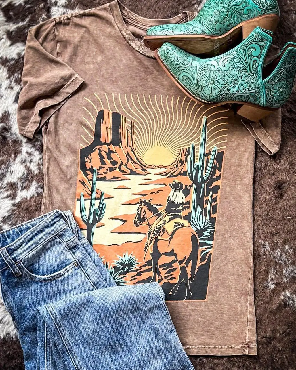 Women's Western Way Graphic Top, Breathable Drape Sleeves Everyday T-Shirt - Mocha