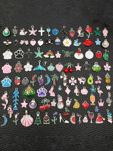 20/100pcs Random Mix Fashion Enamel Assorted Flower Cross Fruit Charm White K Mini Bulk Pendant Design for DIY With Charms Bracelet Necklace Earrings Jewelry Making Craft Accessories