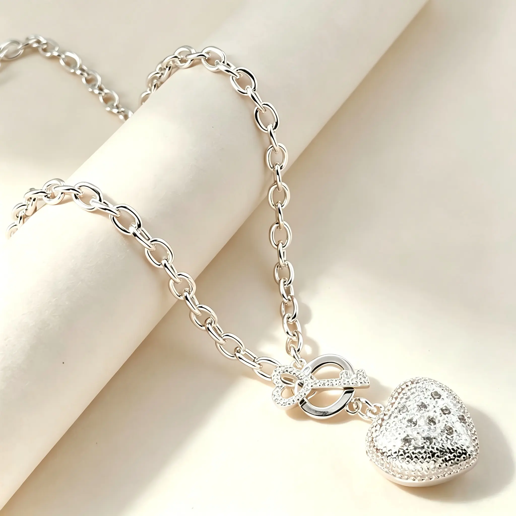 Chunky Pave Heart Locket Necklace, 925 Sterling Plated Exquisite Necklaces for Women with Heart Key OT Toggle Clasp, Romantic Anniversary Gift, Valentines Day, Romantic Gifts, Cubic Zirconia, 45Cm, Approx.25g, Bold Chain, Women's Fashion, Silver Necklaces