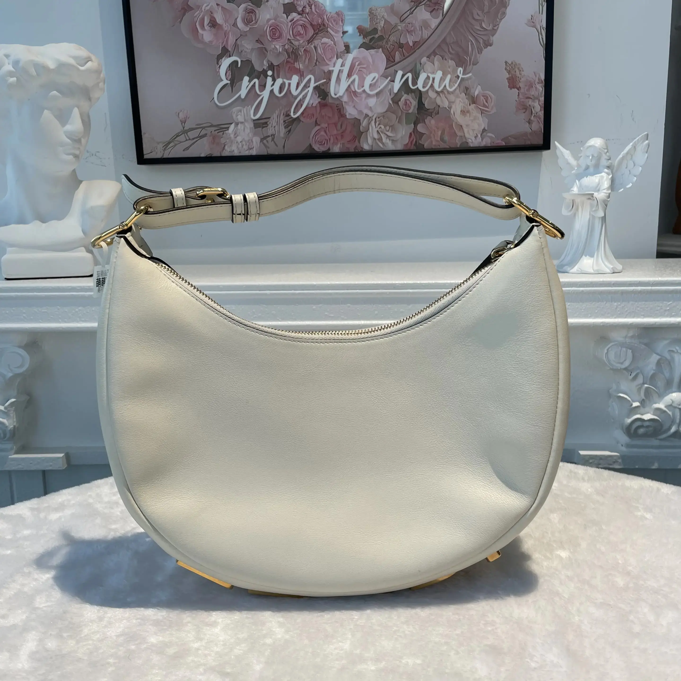Pre-owned FENDI Calfskin Shoulder Bags BJ110990406 Fendigraphy White Small Size No Box