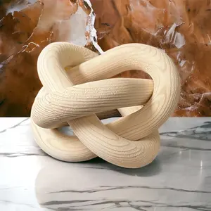 WOODEN CHAIN LINK DECOR