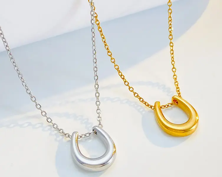 Lucky Horseshoe Pendant Necklace -Gold or Silver
