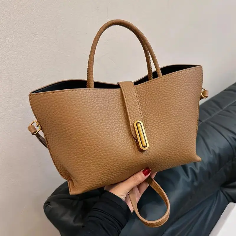 Your Perfect Commuter Bag Stylish Retro Bucket Tote Spacious Secure with Zipper Turn Lock Closure Versatile Design for Daily Commute Ideal for Students & Professionals， lightweight handbag