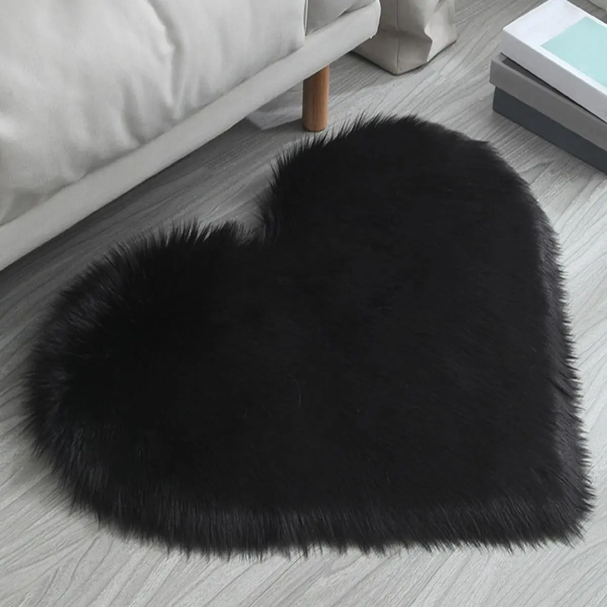 Solid Color Heart Shaped Soft Fuzzy Mat, 1 Count Washable Plush Floor Mat, Durable Decorative Mat for Living Room & Bedroom, Machine Washable Fluffy Rug, Home Decorative Rug