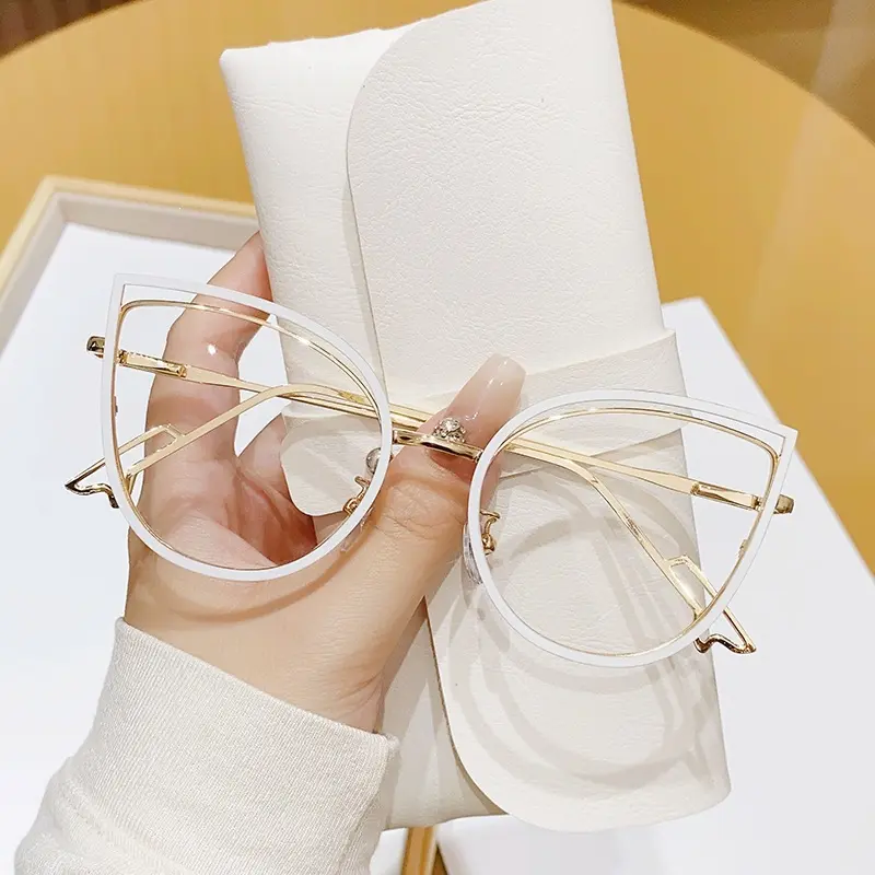 Hot-selling new cross-border cat-eye glasses with spring temples, suitable for prescription lenses, stylish and high-end metal anti-blue light optical frames