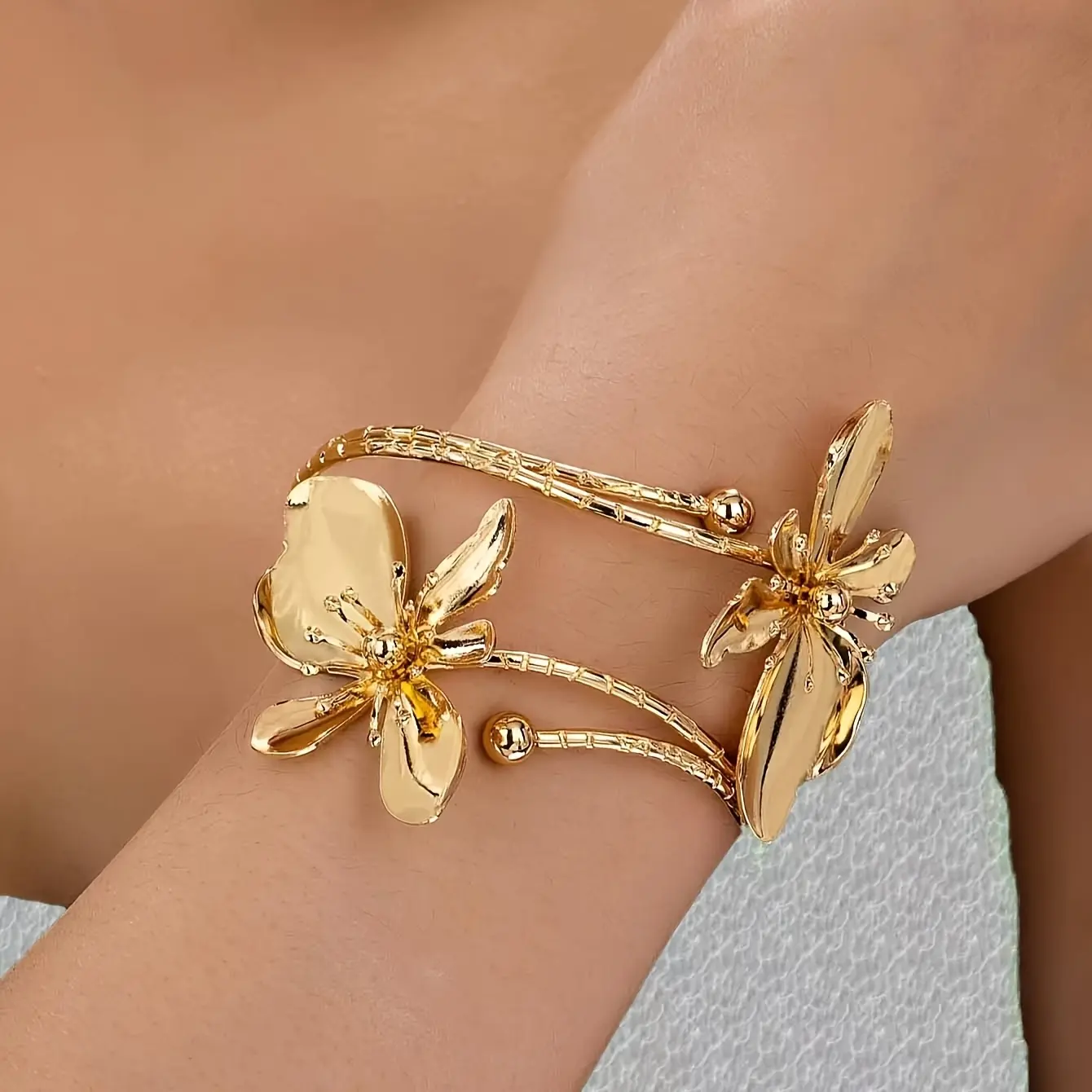 Women's Vintage Gold-Tone Cast Iron Open Cuff Bangle Bracelet - Irregular Shape, Floral Motif, Casual Fashion Jewelry for Daily Wear, Female, Elegant, Flowers, Vintage Tone