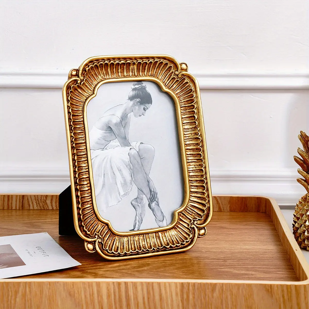 Vintage Photo Frame, 4x6 Gold Floral Resin Art Deco Picture Holder for Desktop Home Decor, Horizontal or Vertical Display