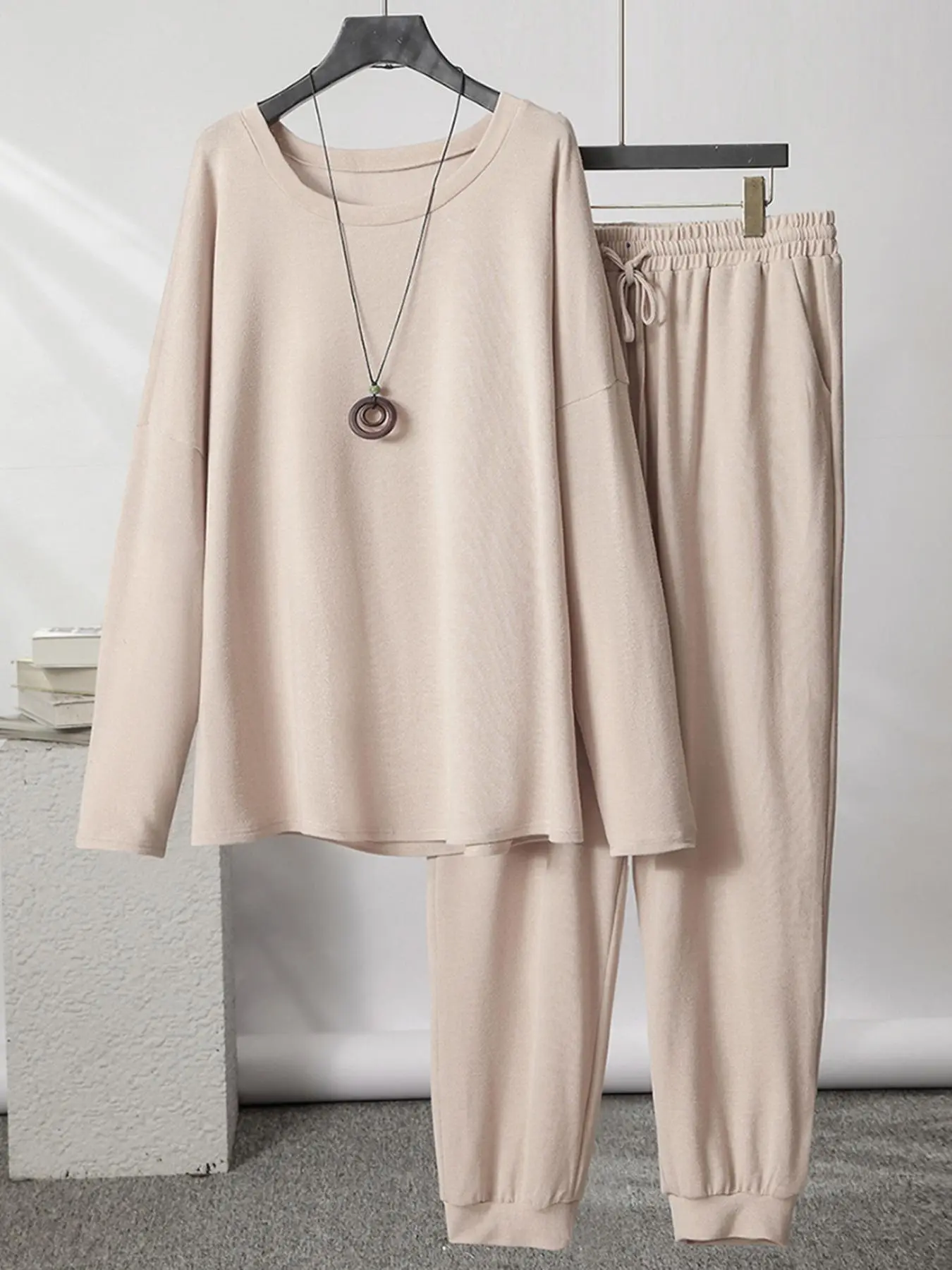 【Plus Size】 Solid Long Sleeve Top & Drawstring Waist Sweatpants Set, Casual Lounge Set, Casual Top & Pocket Jogger Pants, Women's Spring & Fall Clothes, Womenswear