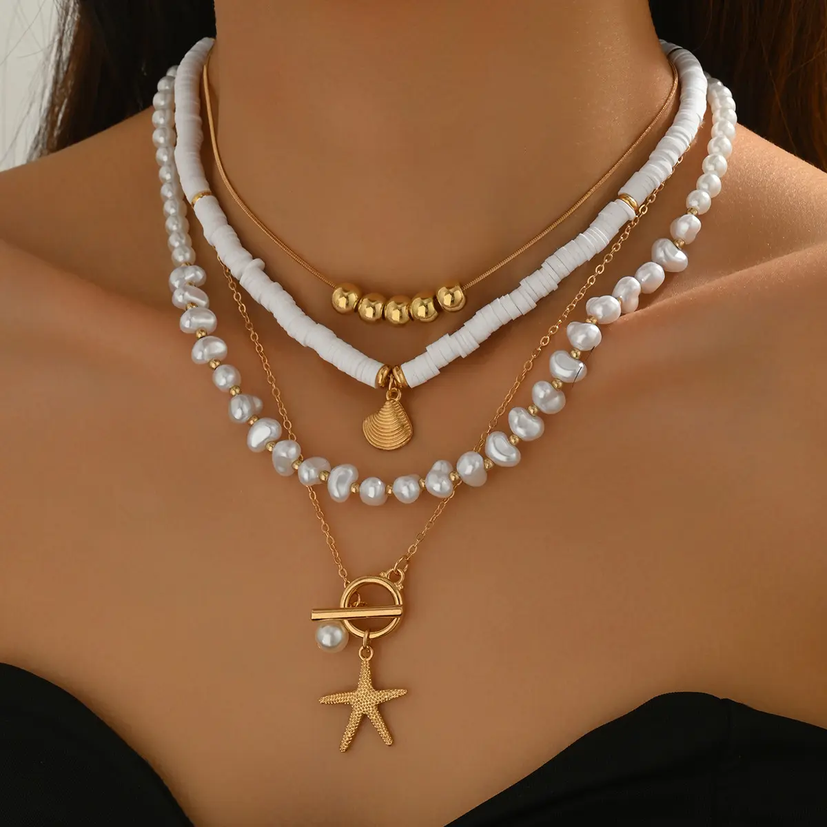Seashell Necklace for Women Gold Layered Sea Shell Necklaces Adjustable Pearl Conch Starfish Necklaces Vacation Beachy Jewelry Outfits Accessories