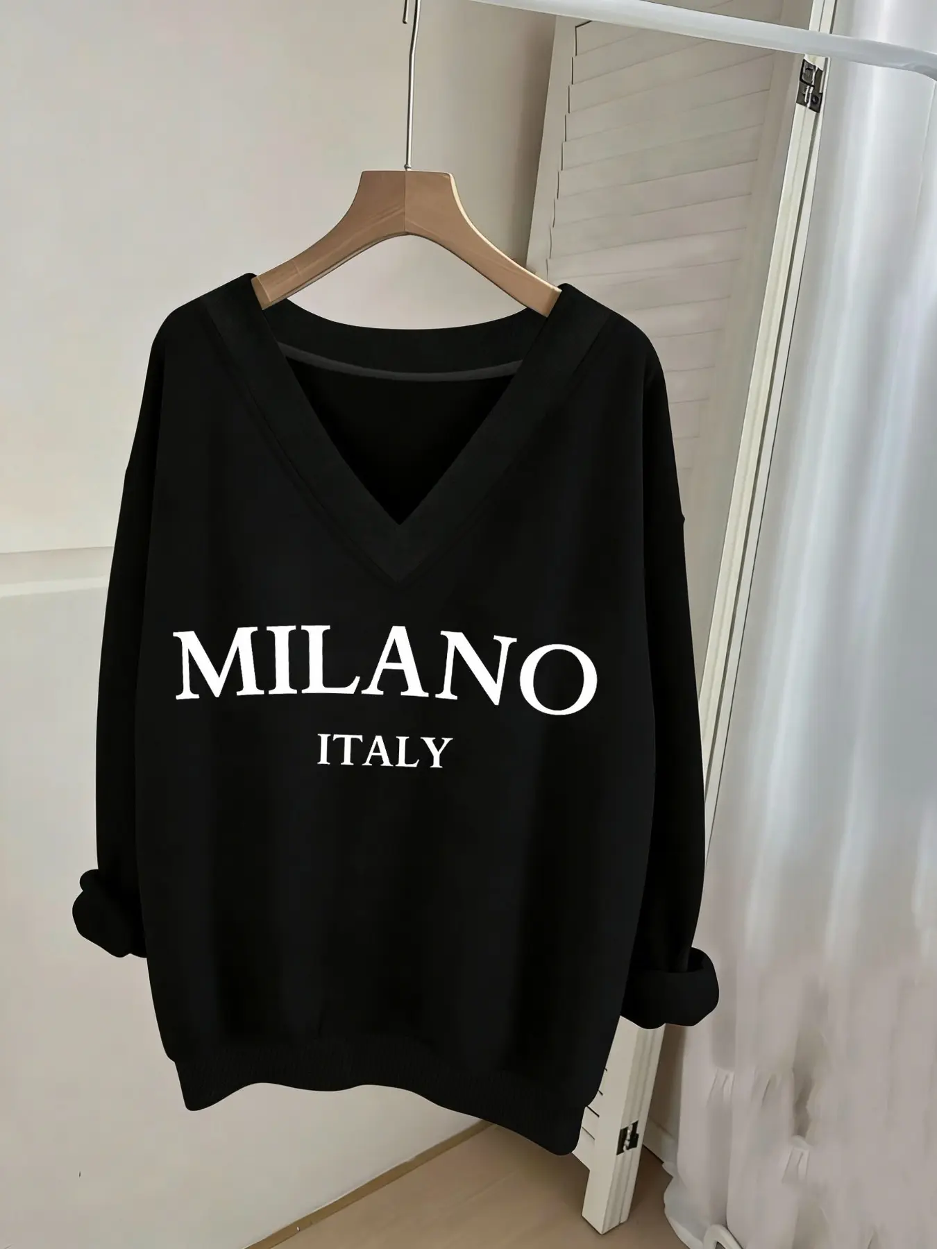 Milano Italy Graphic V-Neck Sweatshirt - Minimalist Italian Style Pullover