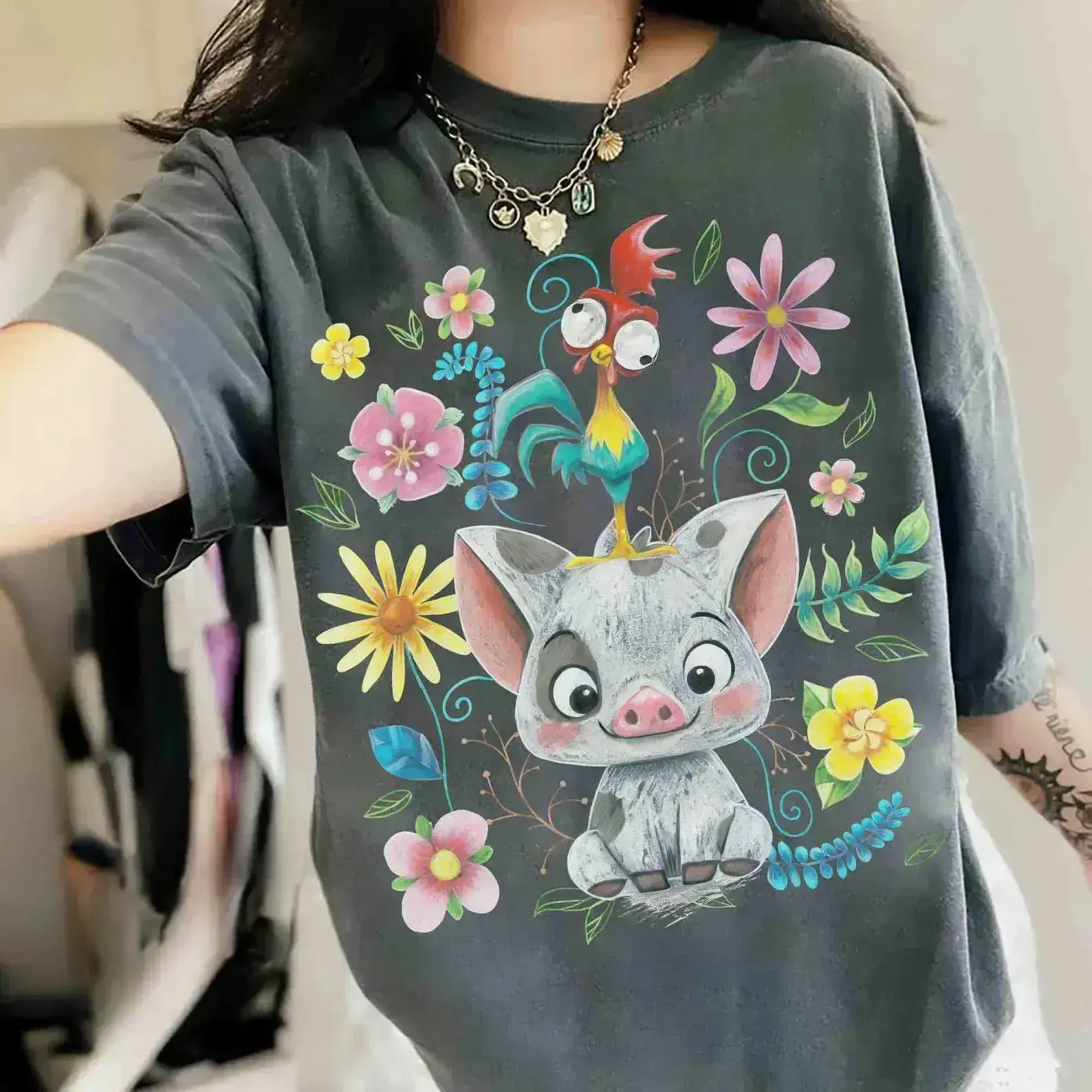 WDW Pua Pig & HeiHei Chicken Cute Pose Flower T-Shirt, Princess Gift Tee, Moana Movie 2026, Family Trip Womenswear