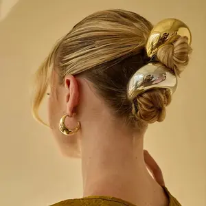A Stylish Golden Hair Tie For Women, A Luxurious Ponytail Holder, A Simple And Fashionable Hair Accessory, With A Round Top Ponytail Cuff, Elastic Band, Suitable For Women And Girls' Hairstyles.