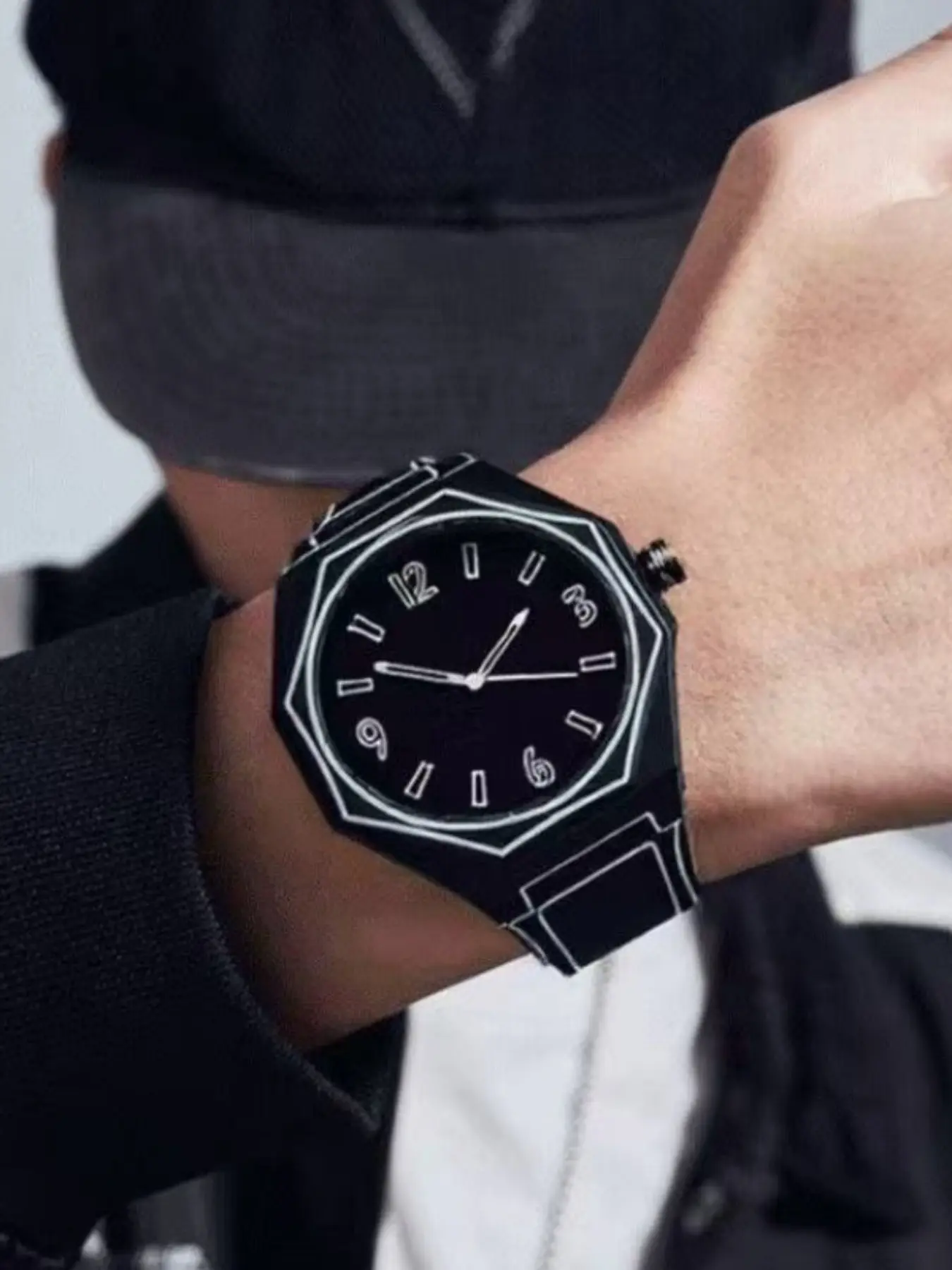 New Bestselling Cartoon Style Watch, High Aesthetic Modern Student Watch for Men and Women, Creative Anime Polygonal Dial Quartz Watch, Trendy Wristwatch, Stylish Watch