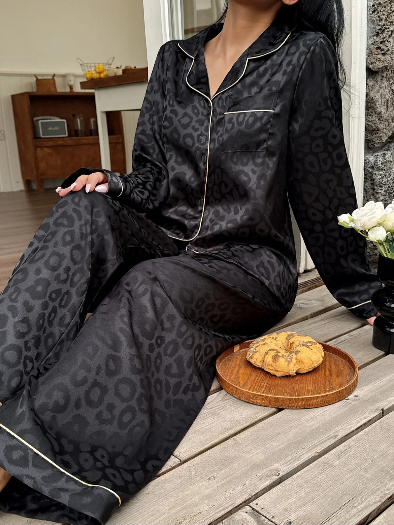 Women's Leopard Print Knit Long Sleeve Top and Pants Sleepwear Set, Comfortable Sleeping Clothes, Fashion Night Women's Leopard Print Knit Long Sleeve Top and Pants Sleepwear Set, Comfortable Sleeping Clothes, Fashion Night