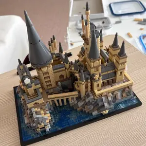 Hogwarts Castle and Courtyard Building Set, Building Block Model, Adult and Teenager Suitable, Collector Model Kit for Fans, Home Decoration, Building Blocks Model