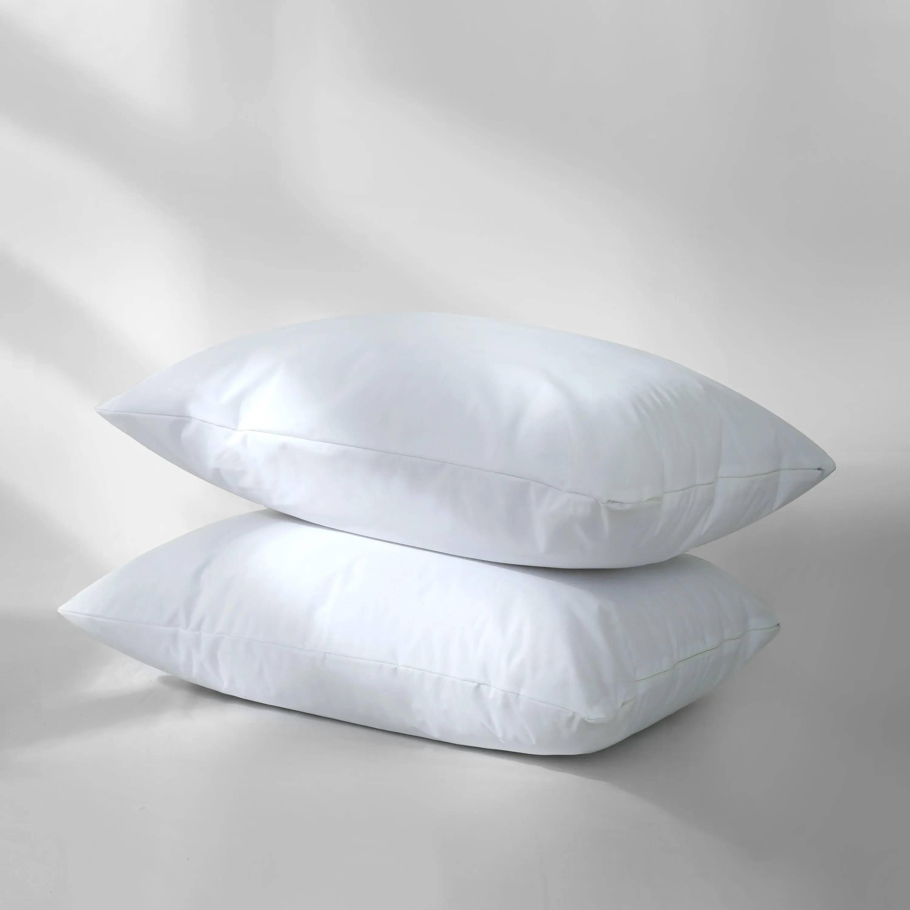 Waterproof Pillow Protectors with Zipper 2 Pack, 4 Pack – Soft Noiseless Zippered Pillow Encasement, Bed Bug Dust Mite Proof Pillow Cover, Standard Queen King