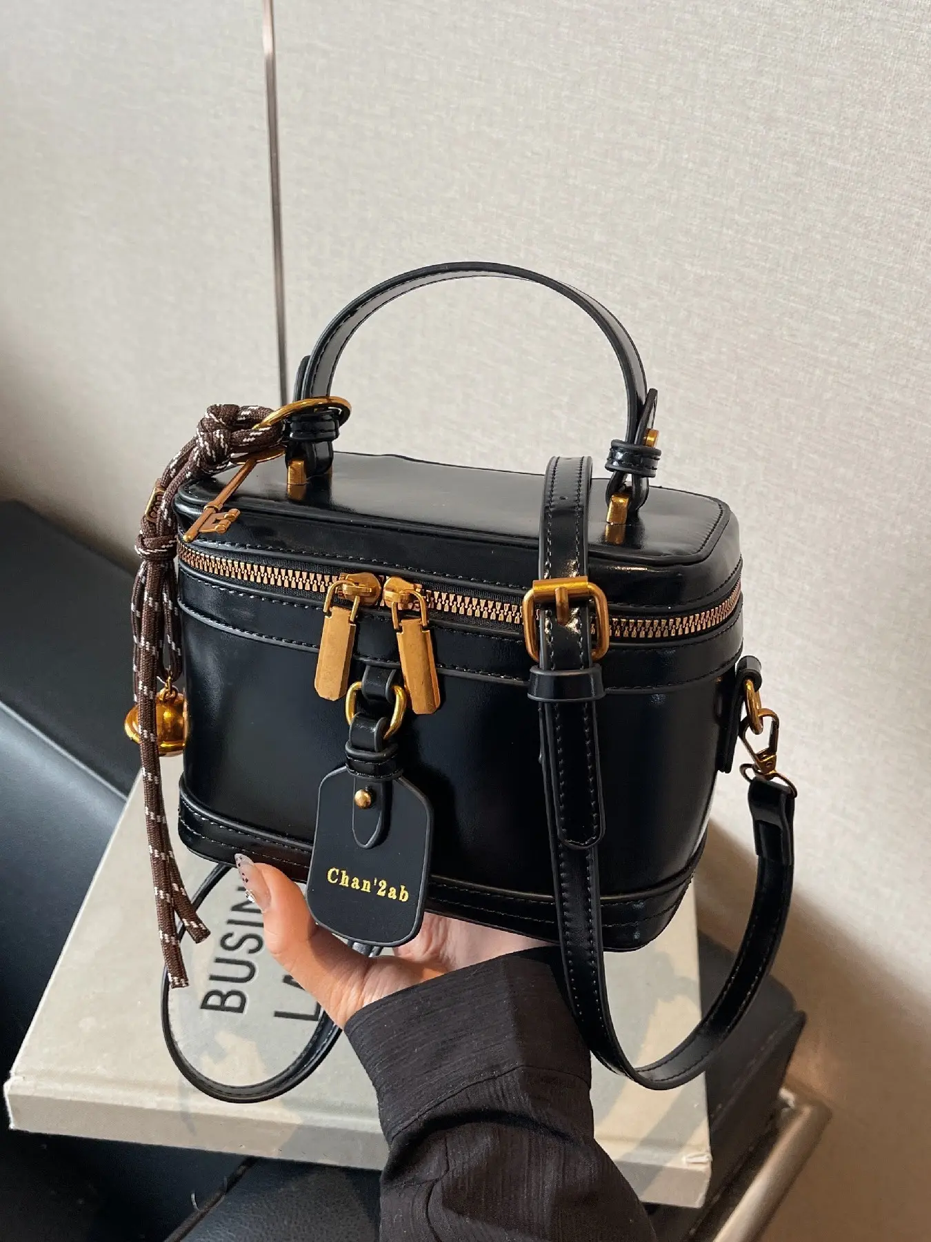 Mini Vintage Handbag Box Bag, High-End Makeup Case, Versatile Women's Crossbody Bag, Chic Crossbody Purse, Fashionable Bag, Stylish and Durable, Perfect for Everyday Use, Crossbody Shoulder Bag, Crossbody Fashion Bag, Crossbody Handbags