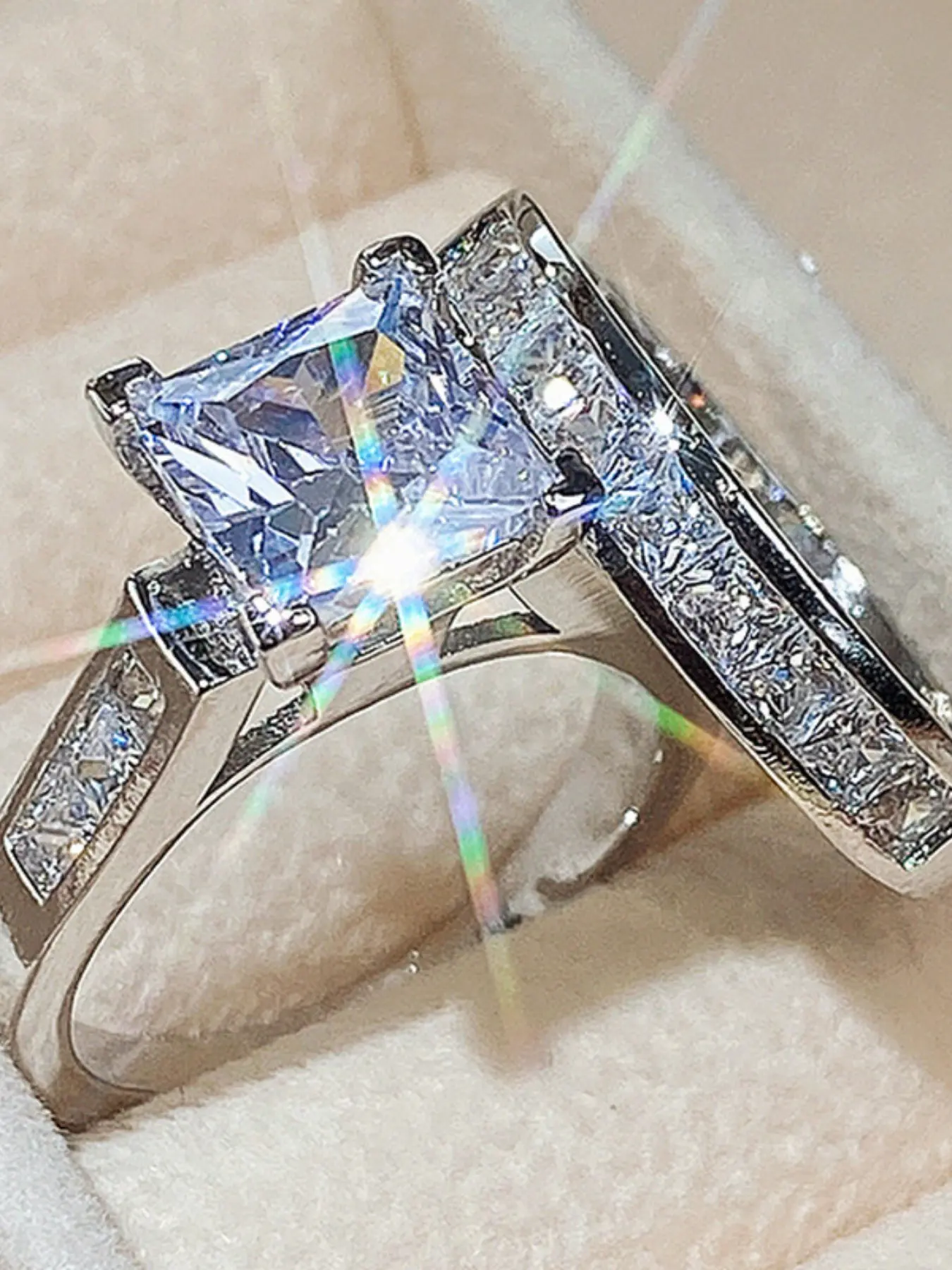 Princess round diamond couple ring - Engagement, proposal and wedding ring. Anniversary, birthday gift. Lightweight luxury full-diamond ring. Fashionable and versatile ring. High-end accessory. Beautiful rings, Engagement rings, Bridal rings