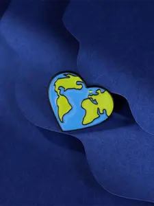 Blue Heart Shaped Alloy Brooch, Lapel Brooch, Environmental Protection Creative Brooch, Earth Map Pattern Pin Badge for Clothes & Bag Decoration, Fashion Accessory