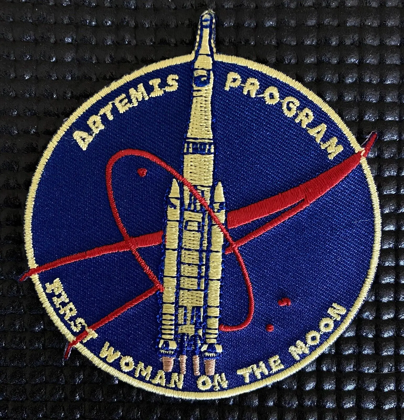 NASA ARTEMIS PROGRAM 2024 FIRST WOMAN ON MOON - ASTRONAUT MISSION PATCH - 3.5