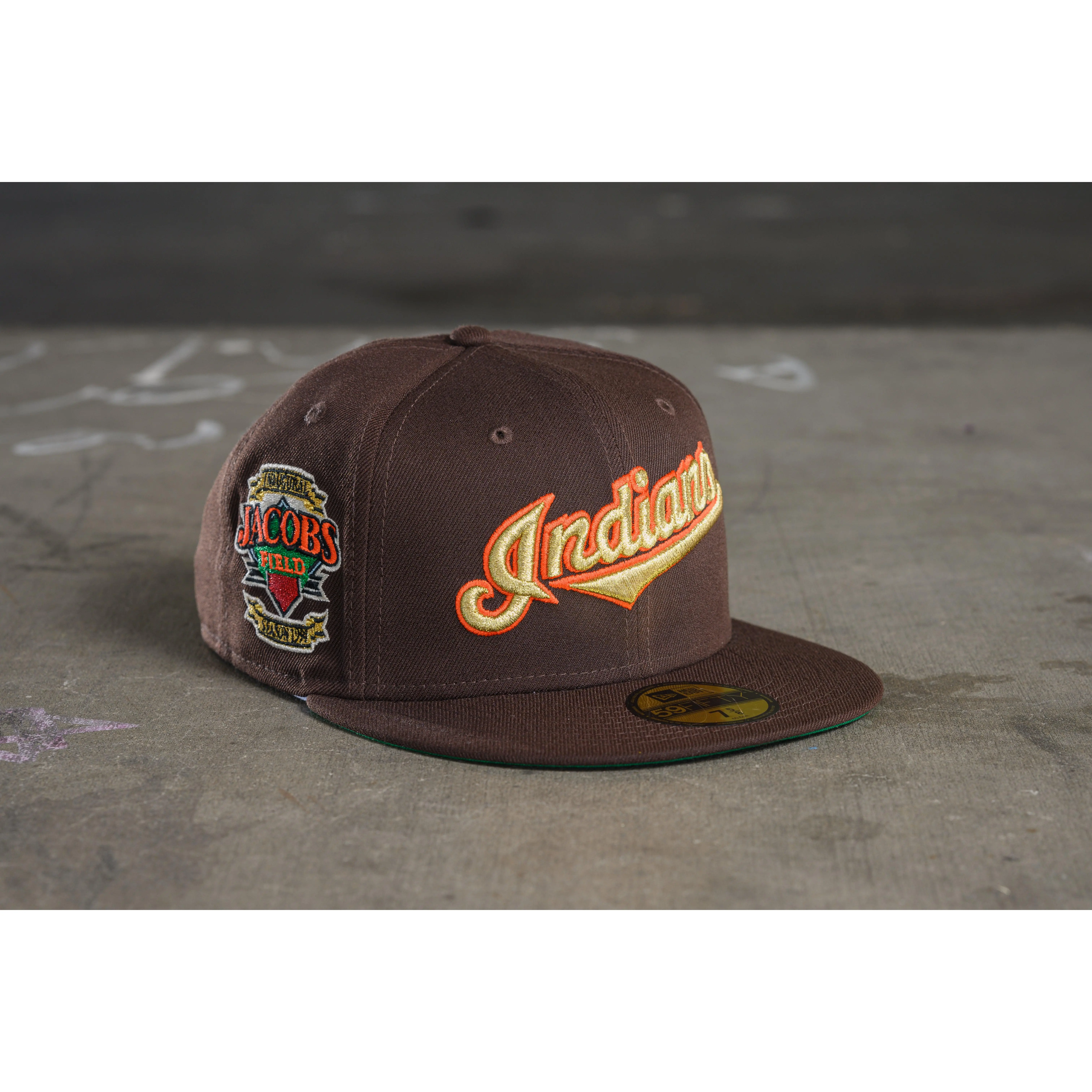 NEW ERA “INDIANA 2.0" CLEVELAND INDIANS FITTED HAT (DARK BROWN)