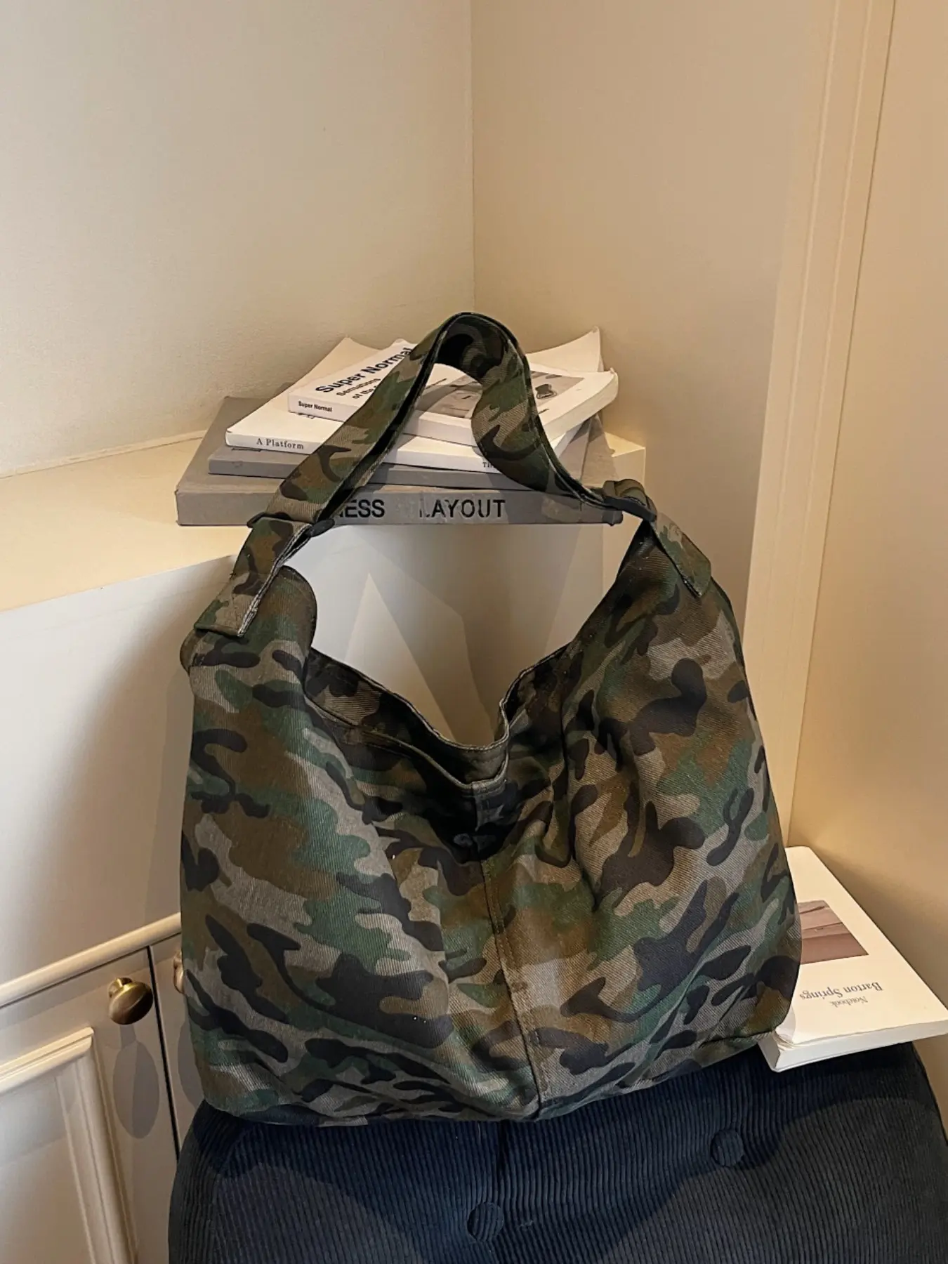 Vintage Camouflage Durable Canvas Crossbody Travel Bag, Large Capacity Casual Shoulder Bag for College Students, Unisex Design Versatile Daily Use Backpack, Canvas Bags