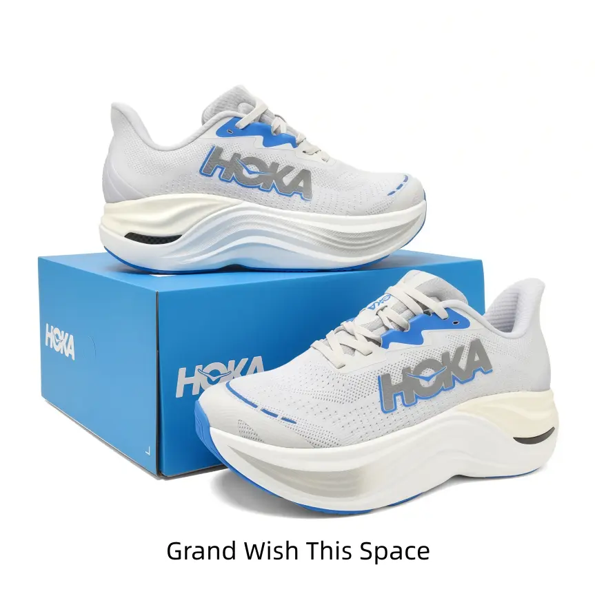 Elastic breathable knit fabric, fits all foot shapes without squeezing