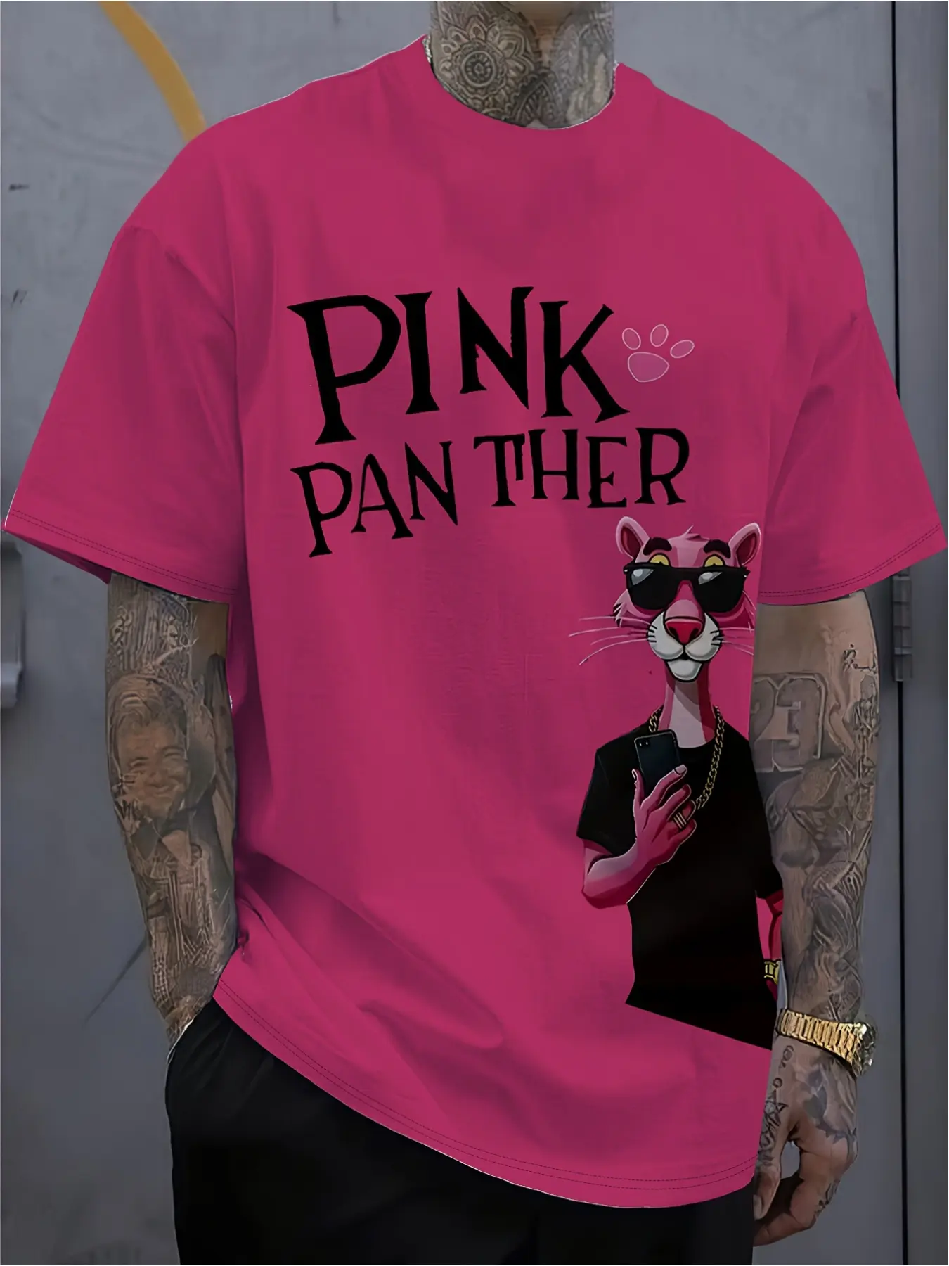 A men's pink Panther Print pattern knitted T-shirt, The bright Pink Panther logo design, made of breathable and quick-drying polyester fabric, regular fit short-sleeved shirt, Casual Fitted Streetwear, Casual Tops, Menswear, Streetwear