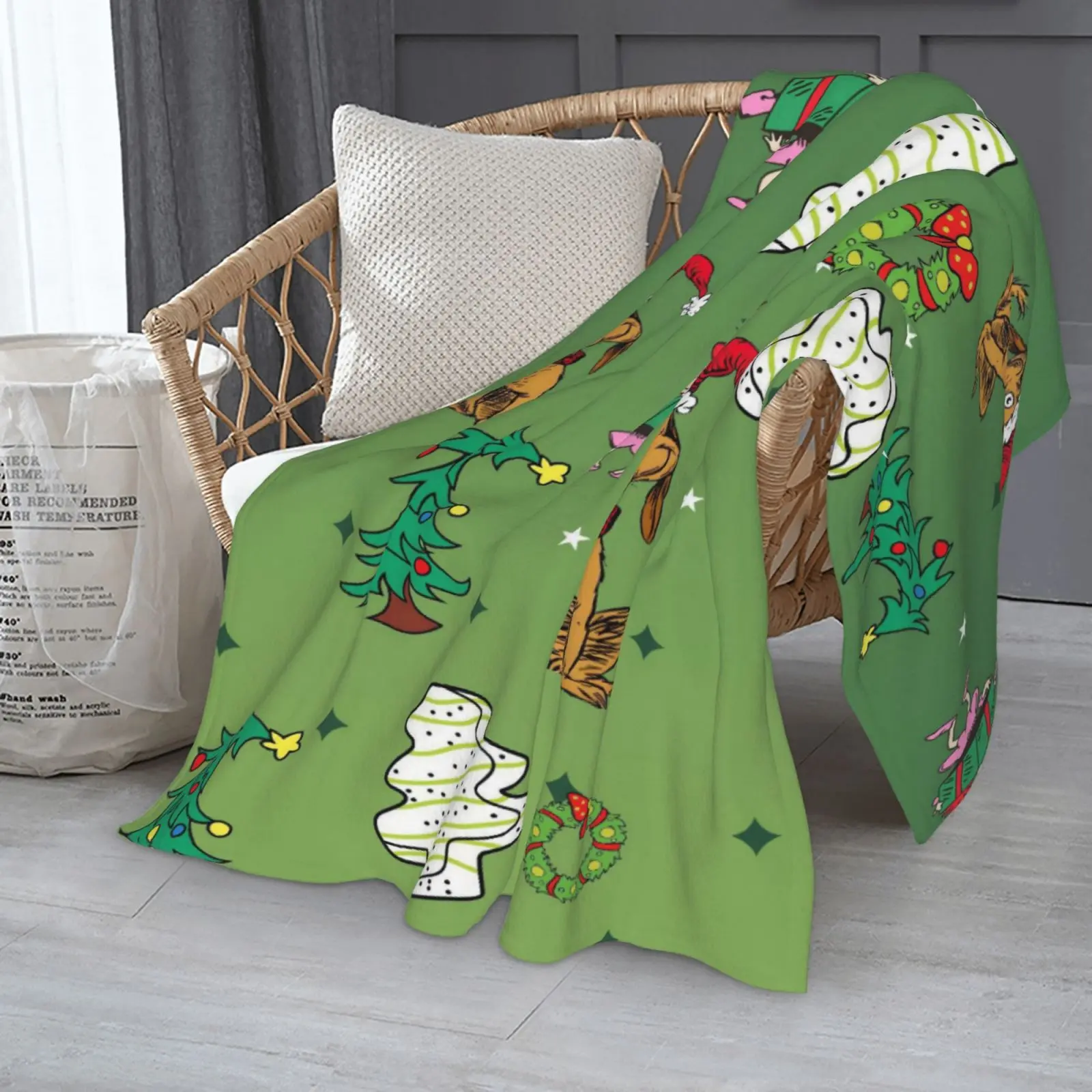 Green Christmas Tree Funny Cartoon Print Flannel Fleece Blanket - Wrinkle Resistant, Lightweight, Durable, Soft Texture, Multi-Size Throw for Sofa, Holiday Gift for Family, Living Room Home Decor, Birthday