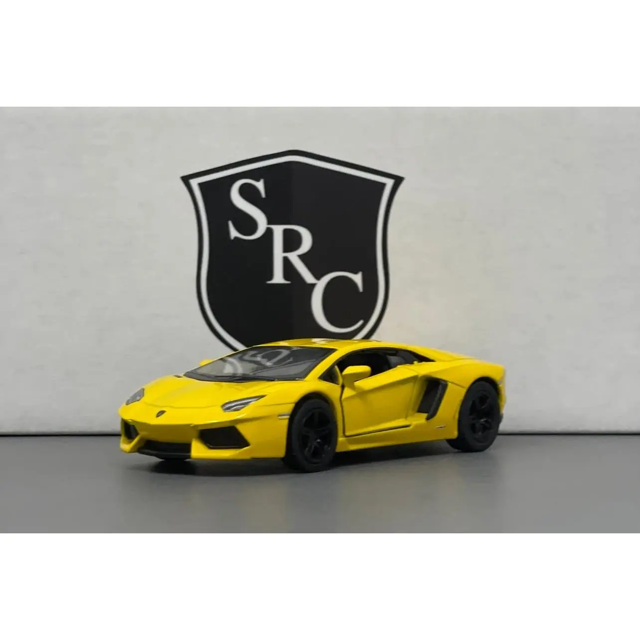 Lamborghini Aventador LP700-4 - Kinsmart 1:38 Diecast