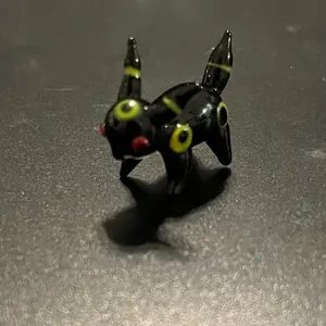Umbreon  Glass Mini Figurine - Design - Detailed View of Product as Shown