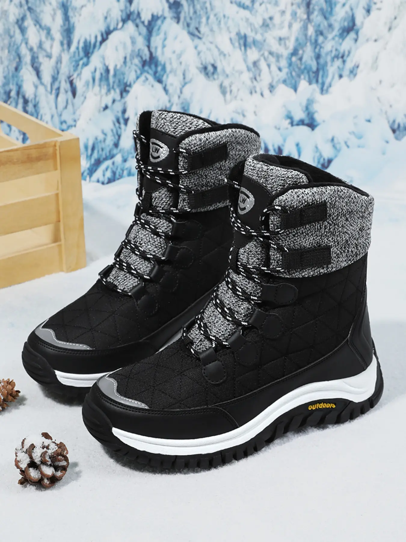 A pair of women's fashion snow boots High-top windproof, waterproof, and warm outdoor hiking boots Suitable for everyday wear Walking Shoes Outdoor hiking shoes Footwear