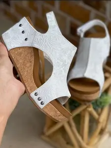 Very G Liberty Tooled White Wedge