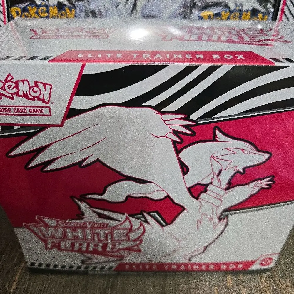 Pokemon TCG: White Flare Elite Trainer Box