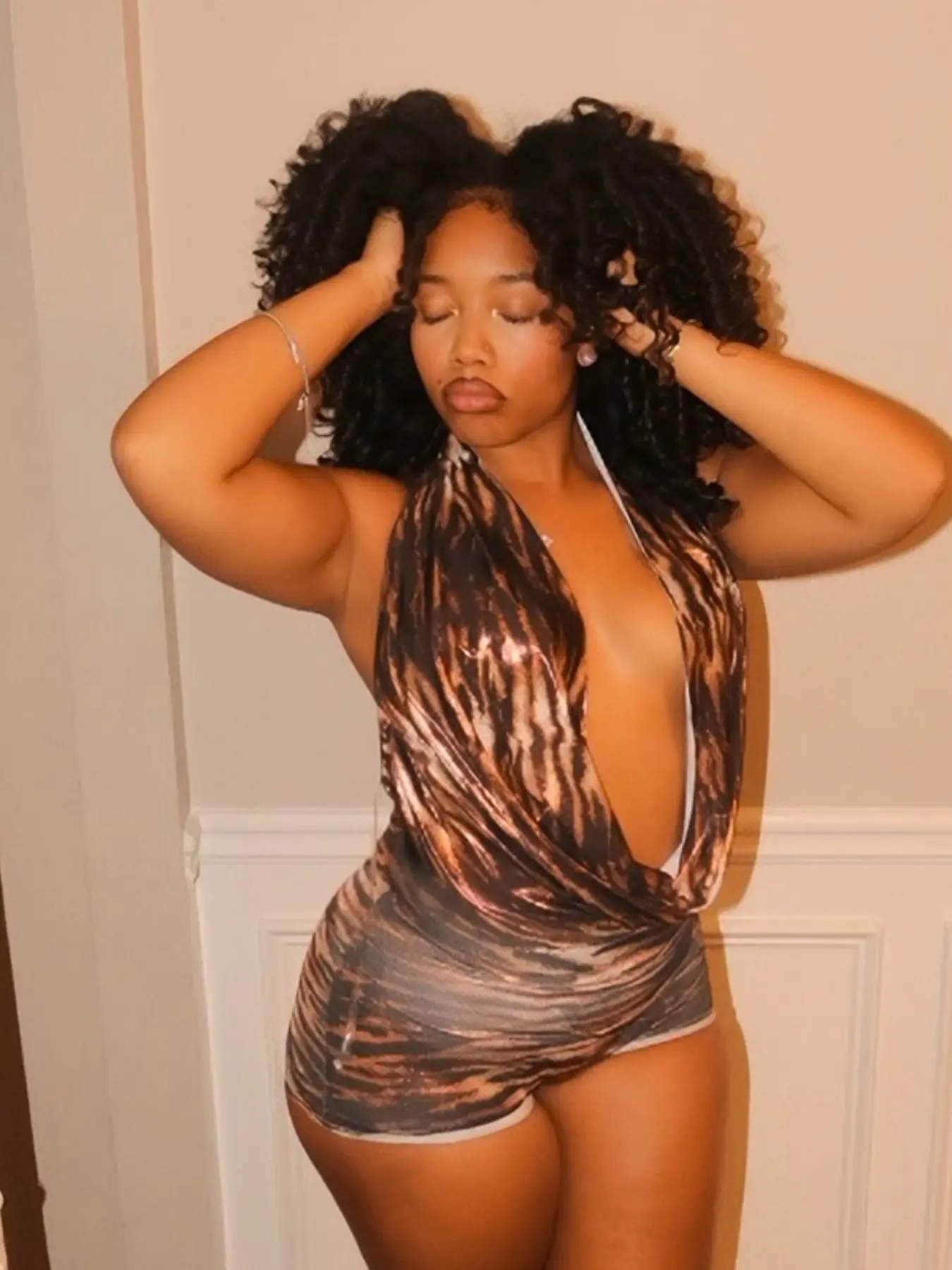 Women's Backless Fitted Bodycon Jumpsuit Shorts, Chic Jumpsuits, Trendy Animal Print Tiger Print Design Style, Perfect for Outdoor & Party Wear, Casual Fashion Womenswear