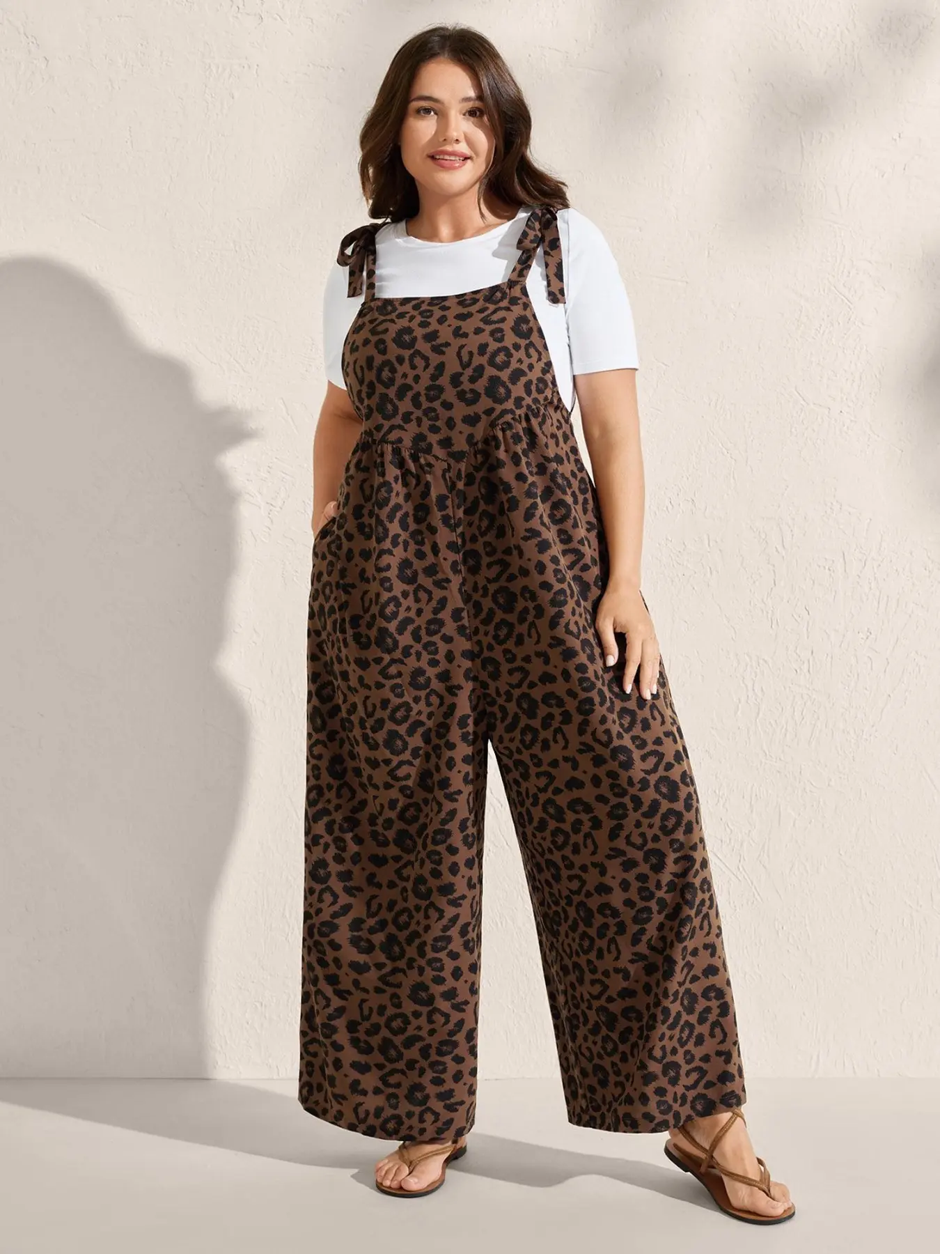 Women's Plus Size Long Sleeveless Animal Leopard Print Straight Leg Jumpsuit Overalls, Loose Wide Leg Pants with Pockets and Strappy Adjustable Knot Straps, Summer Casual Date Style, Casual Fashion Jumpsuit, Casual Jumpsuits