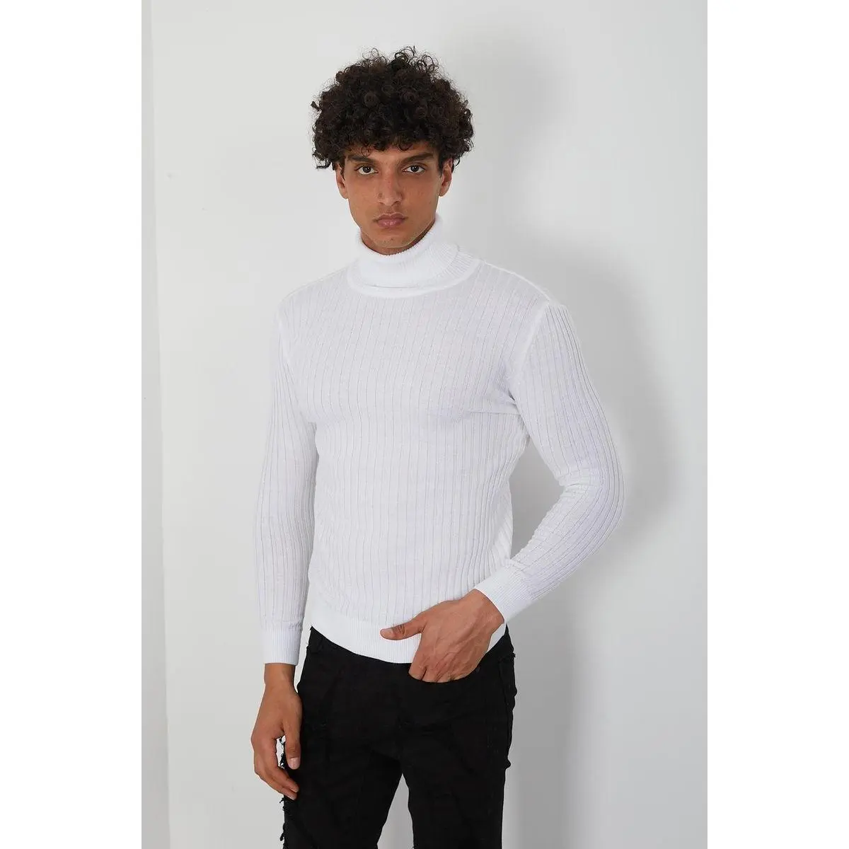 Men’s White Ribbed Knit Turtleneck Sweater – Slim Fit Winter Essential