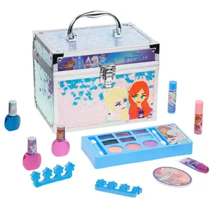 Disney Frozen Train Case Girls Beauty Set, Kids Makeup Kit for Girls, Real Washable Toy Makeup Set, Frozen Gift, Play Makeup, Pretend Play, Party Favor, Birthday, Toys Ages 3+ by Townley Girl