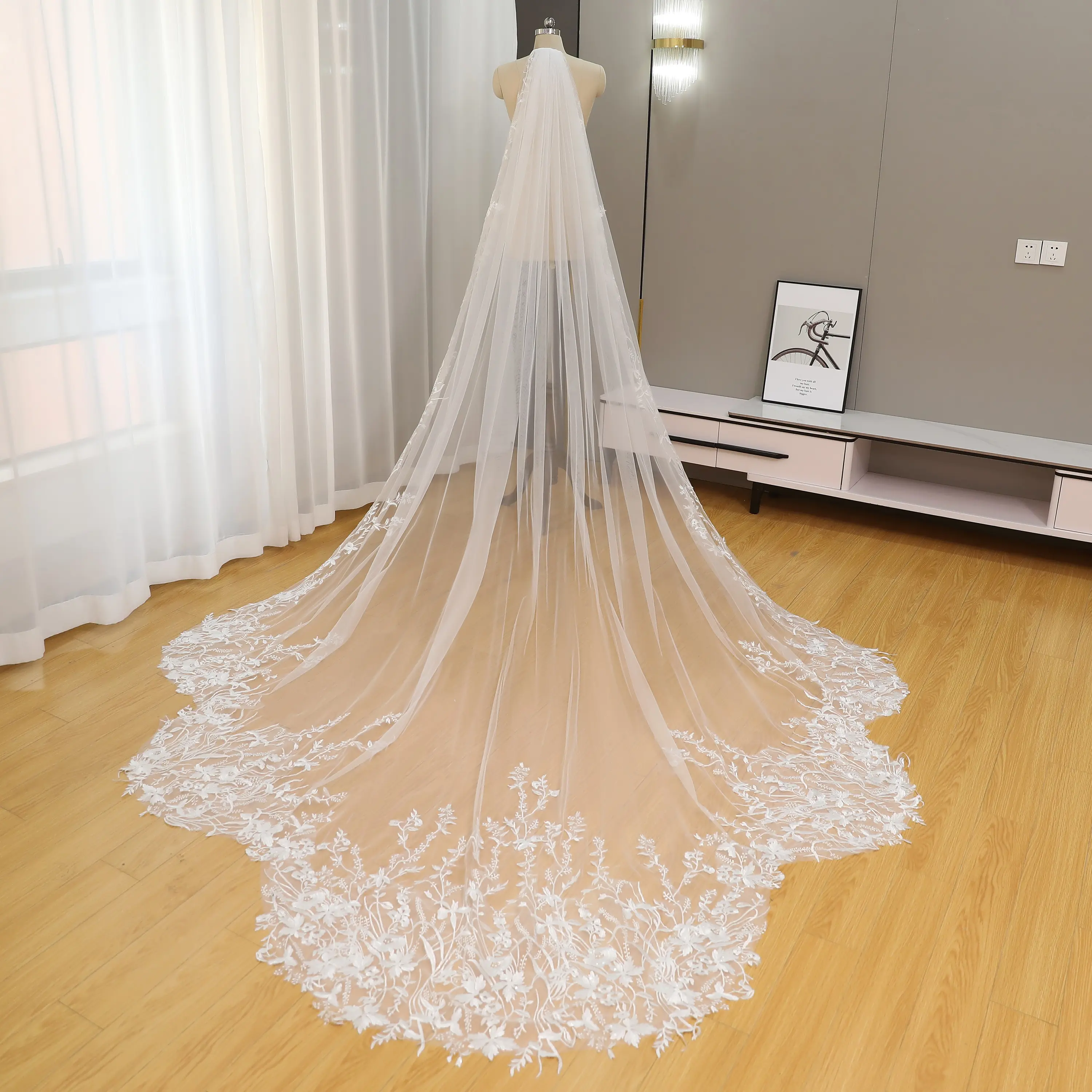 Ethereal Wildflower Meadow Embroidery Wedding Veil | Botanical Garden Design | Luxurious Scalloped Edge Masterpiece