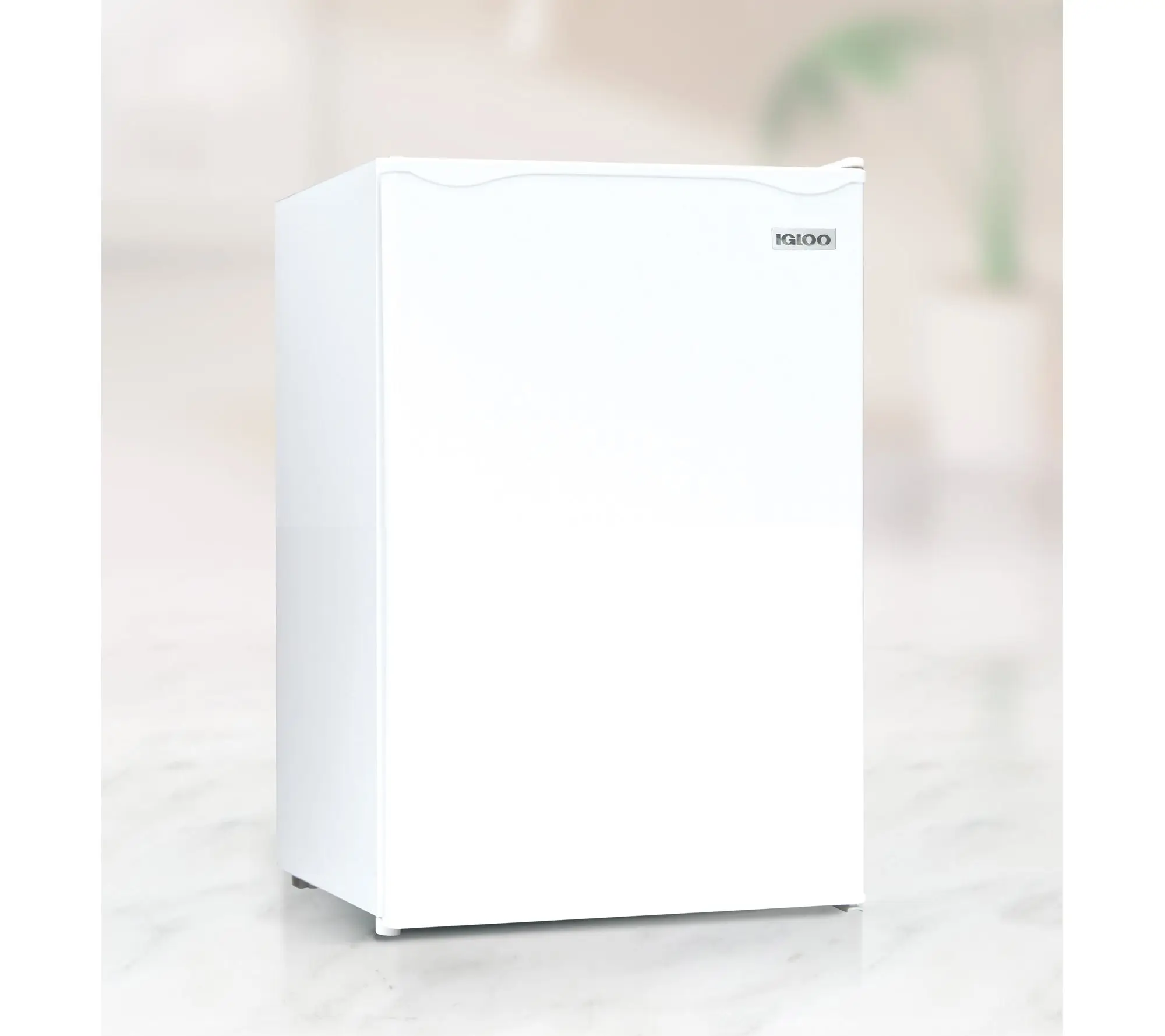 Igloo 2.6 cu. ft. Classic Compact Single Door Refrigerator Igloo 2.6 cu. ft. Classic Compact Single Door Refrigerator