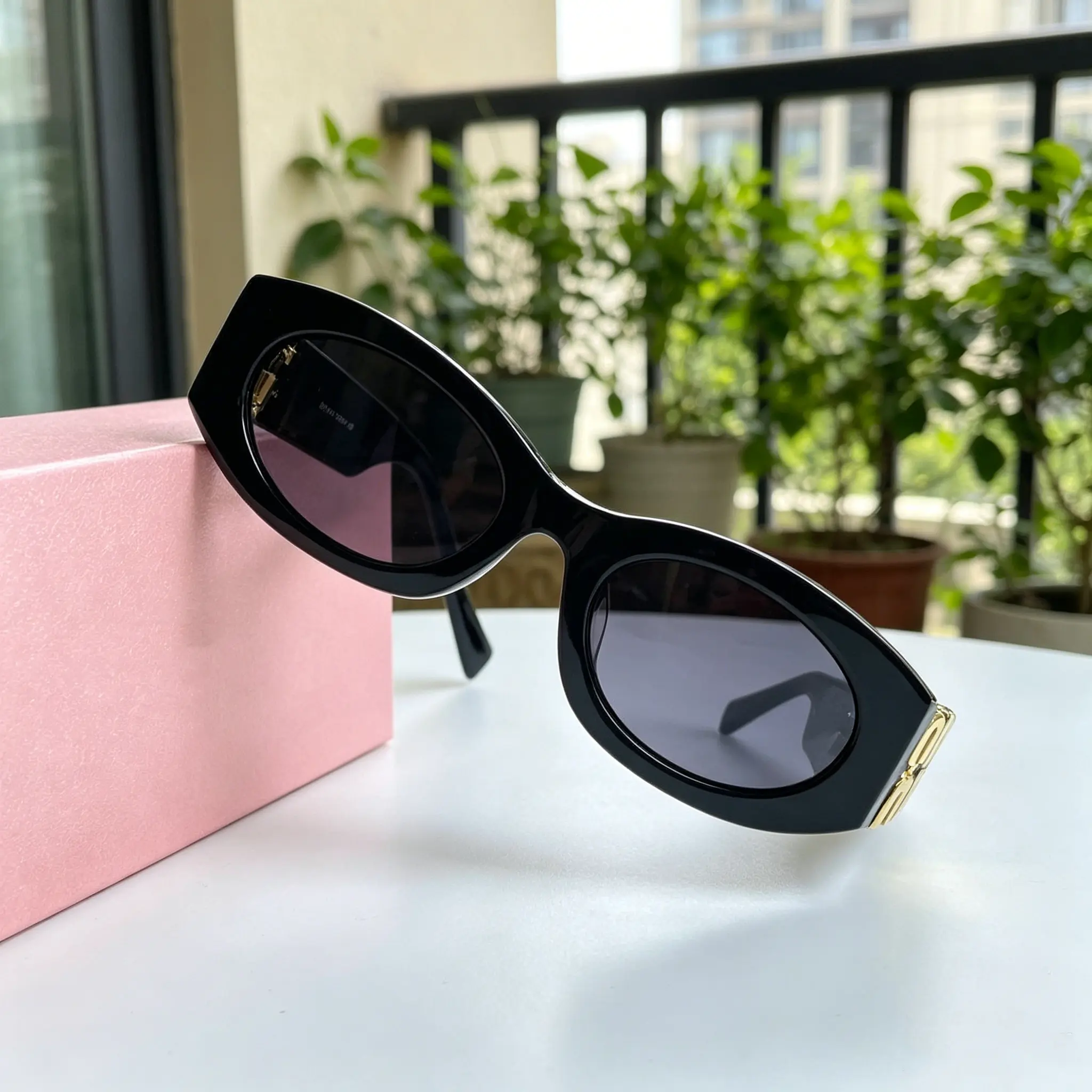 Vintage Small Oval Cat Eye Sunglasses for Women, Trendy Narrow Black/Tortoise Shell Sunnies, Cute Personality Eyewear for It-Girl Aesthetic, UV400 Chic Sunglasses Fashion Sunglasses