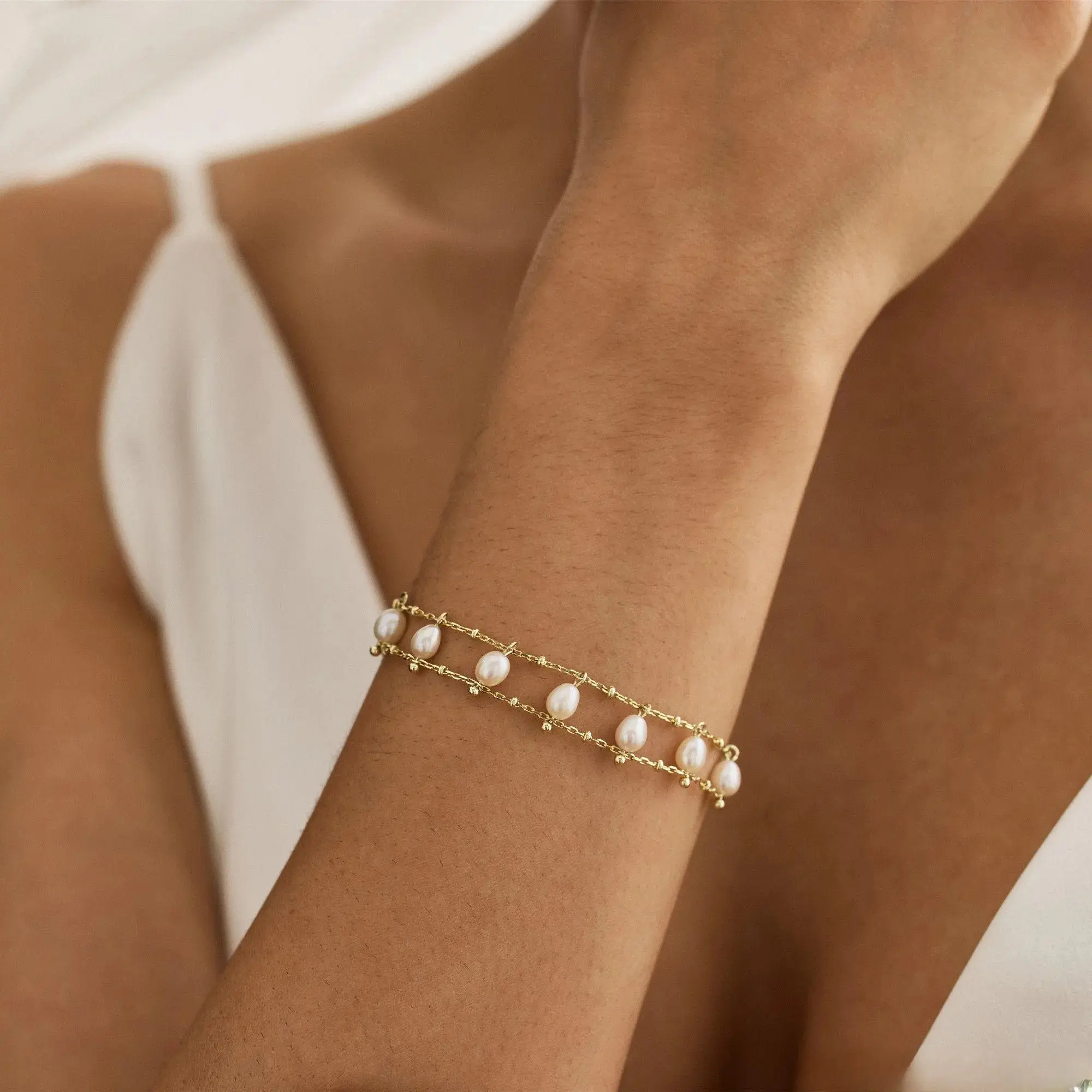 modmints Minimalist Freshwater String of Pearls Bracelet - Hypoallergenic Exquisite Bracelet for Bridal, Everyday Wear