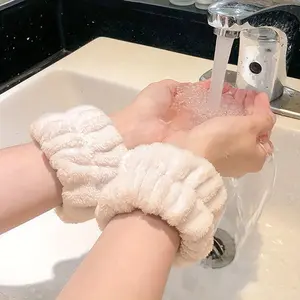 1 Pair - Handheld Washcloth with Wristband and Hairband for Face, Absorbent Sports Yoga Wash-up Waterproof Sleeve Bracelet, Soft Cleaning Towel
