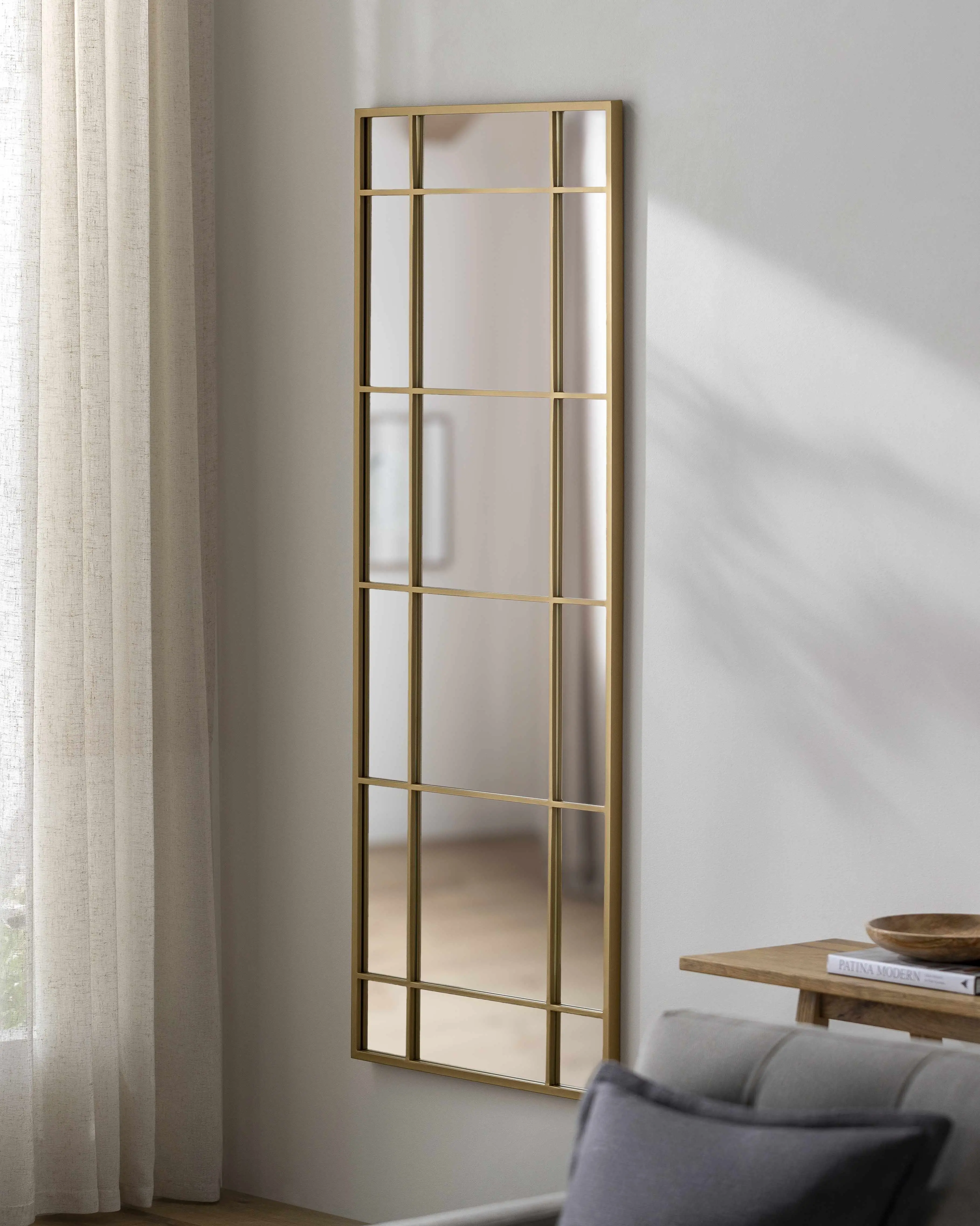 Cersosimo Round Gold Framed Decor Mirror - Gold Bathroom Accessory, Round Entryway Piece, Wall Accent, Gold Bathroom Mirror