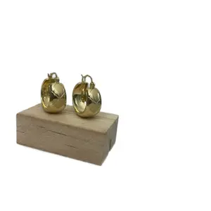 Argollas con corazones Gold Plated Earrings with Heart Design for Women's Fashion Accessories