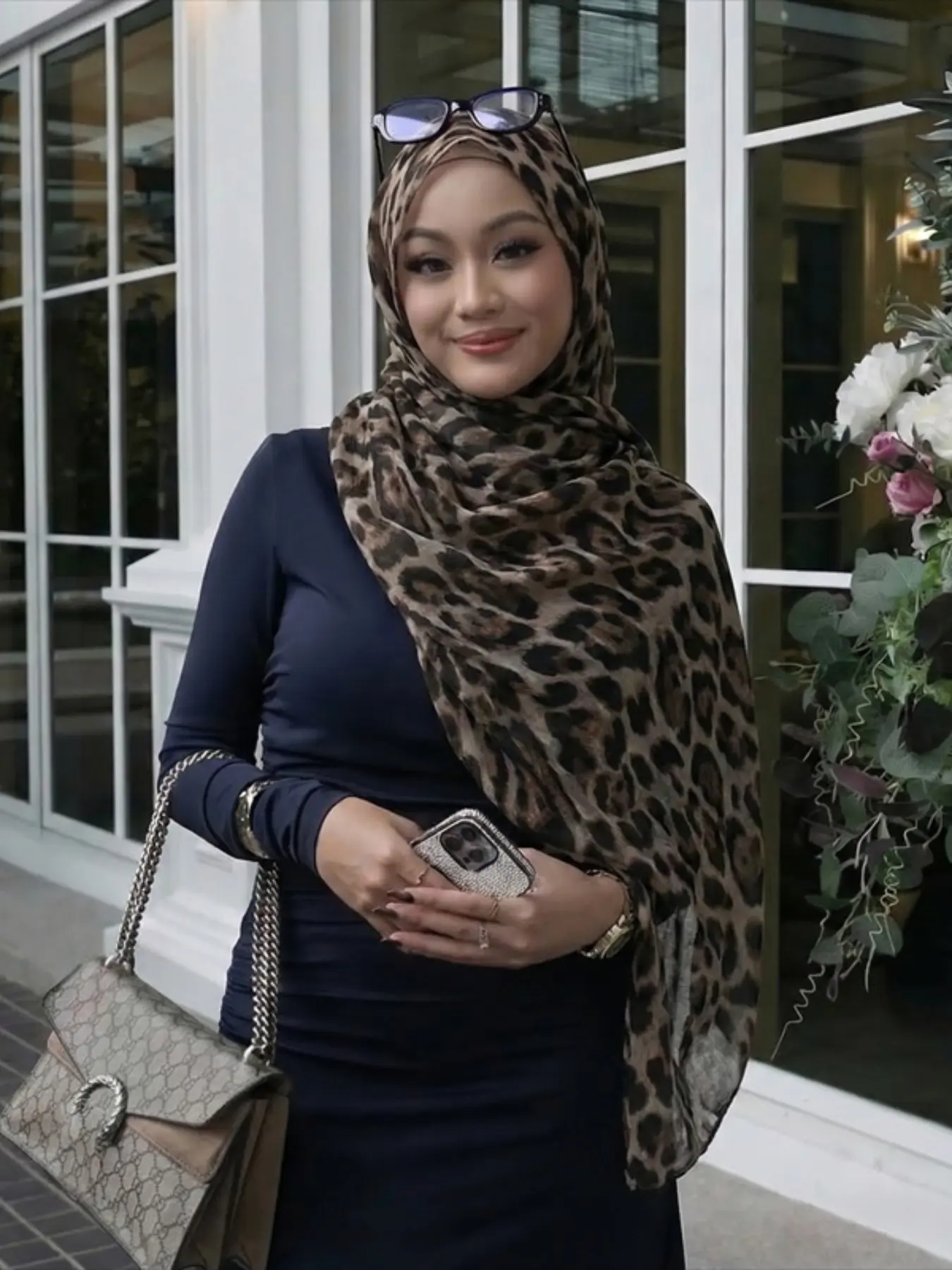 Women's classic leopard print chiffon scarf, a stylish, Chic accessory for all seasons, perfect for casual and everyday wear, Head Scarf, Tignon Scarf, Wrap, Polyester Scarf