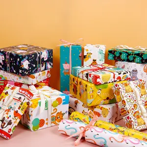 5 sheets of cartoon gift wrapping paper, coated paper, printed for birthdays and Valentine's Day gifts