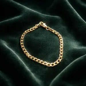 Cuban Link 2mm Bracelet - Elegant Gold Tone Chain for Men and Women - Perfect for Everyday Wear