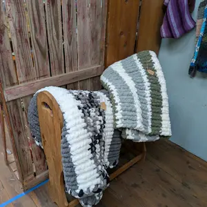 Hand Knit Blankets - Cozy and Warm, Perfect for Cozying Up and Relaxing